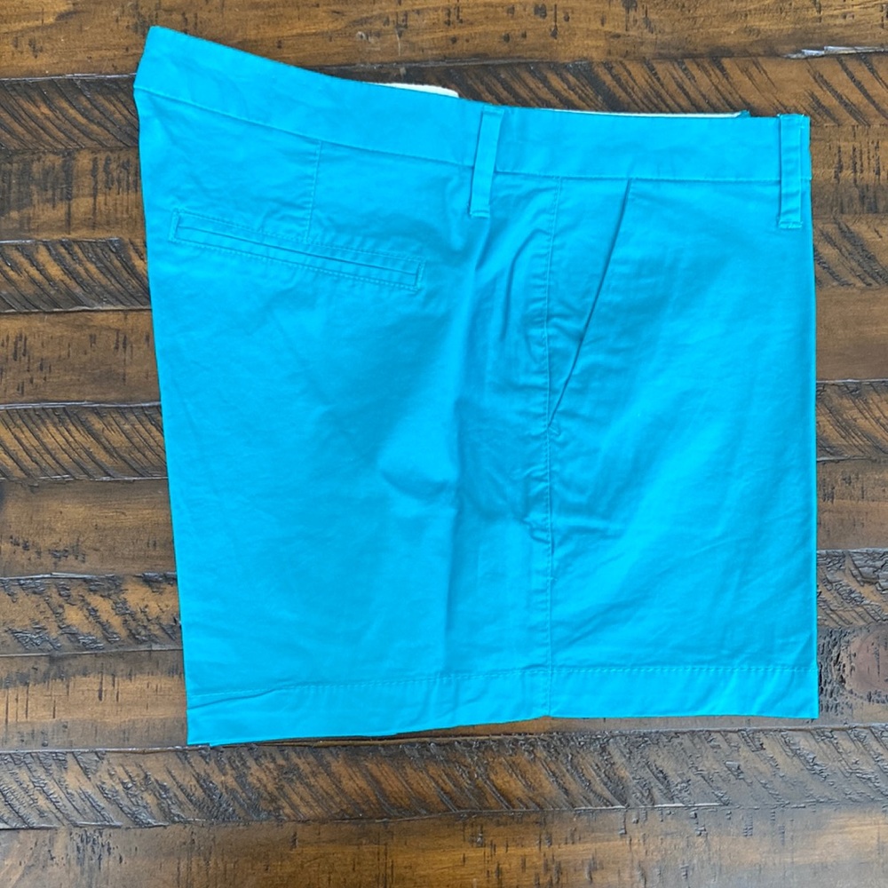 Old Navy 3 1/2 inch seam shorts, size 8, turquoise